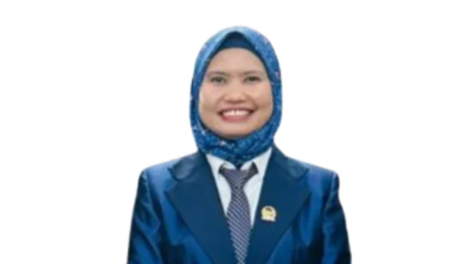 
Foto: Anggota DPRD Kepulauan Sula, Masmina Ali. (doc: istimewa)