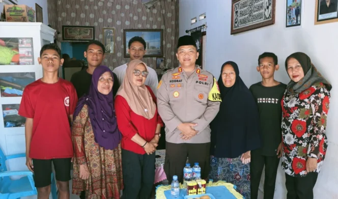 
Kapolres Kepulauan Sula Kunjungi Keluarga Pejuang Kemerdekaan