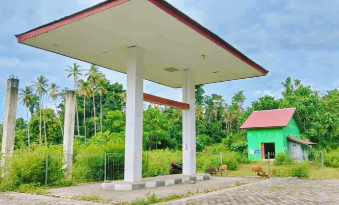 
Foto: Sub Penyalur BBM di Desa Wainib, Kecamatan Sulabesi Selatan, Kepulauan Sula. (doc: Istimewa)