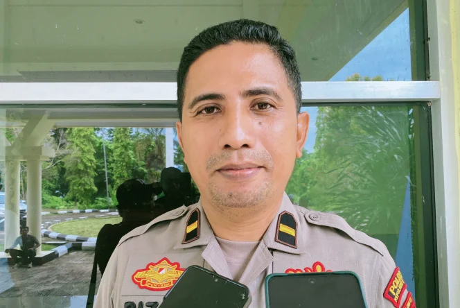 
Foto: KA. SPKT Polres Kepulauan Sula, Ipda Rizal Polpoke. (doc: Man)