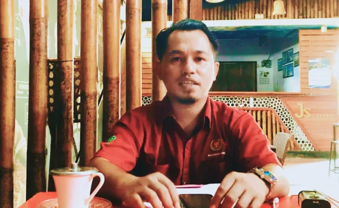 
Foto: Legal Advisor PT. Mangole Timber Producers, Kuswandi Buamona, SH. (doc: istimewa)