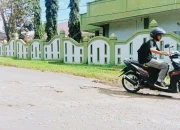 Jalan Berlubang di Depan Kampus UMMU Memprihatinkan, Mahasiswa Minta Segera Perbaiki