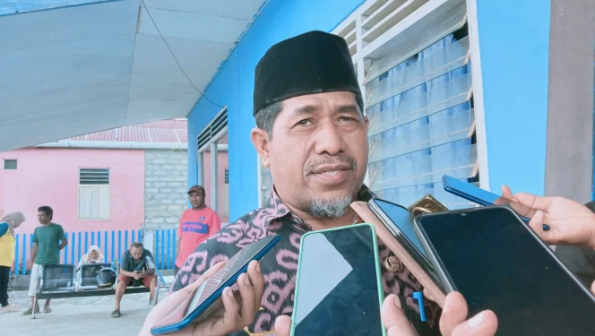 
Foto: Plh. Sekretaris Daerah Kepulauan Sula, Bambang Fataruba. (doc: bacaritamalut.com)