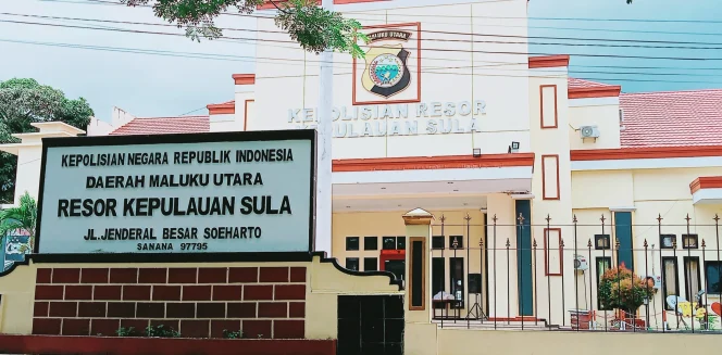 
Foto: Kantor Polres Kepulauan Sula. (doc: bacaritamalut.com)