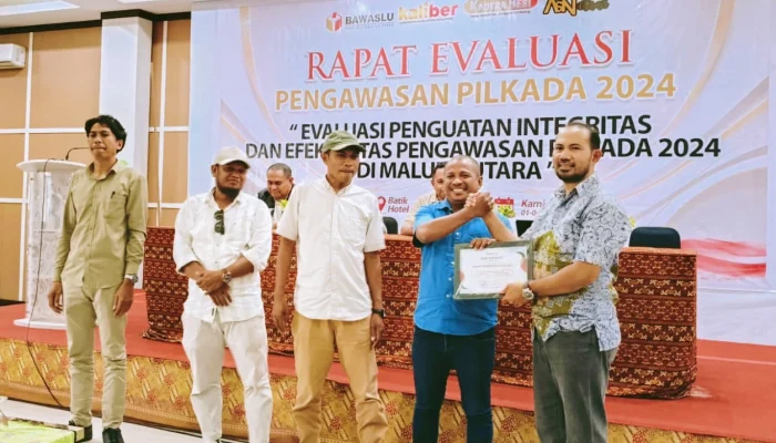 Bawaslu Kepulauan Sula Kembali Rais Dua Prestasi di Tingkat Provinsi