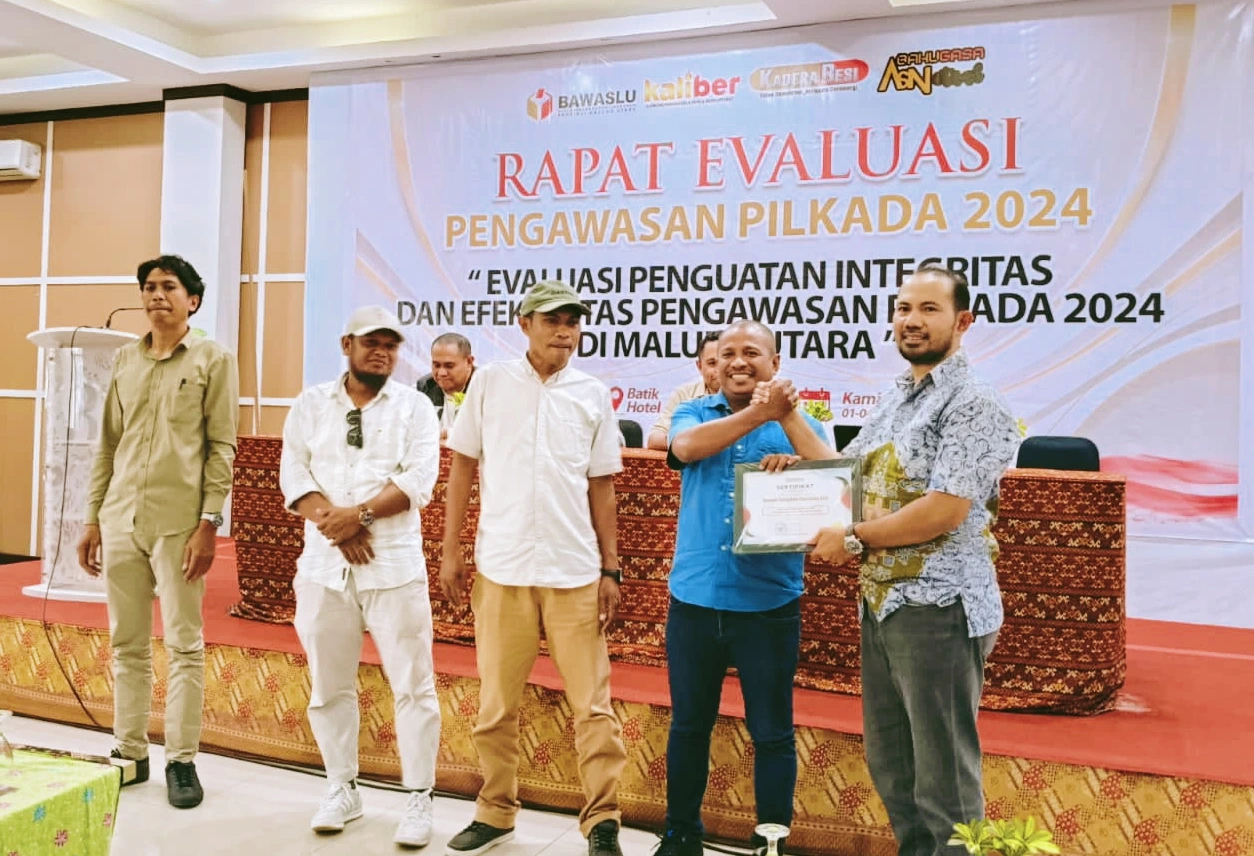 Bawaslu Kepulauan Sula Kembali Rais Dua Prestasi di Tingkat Provinsi