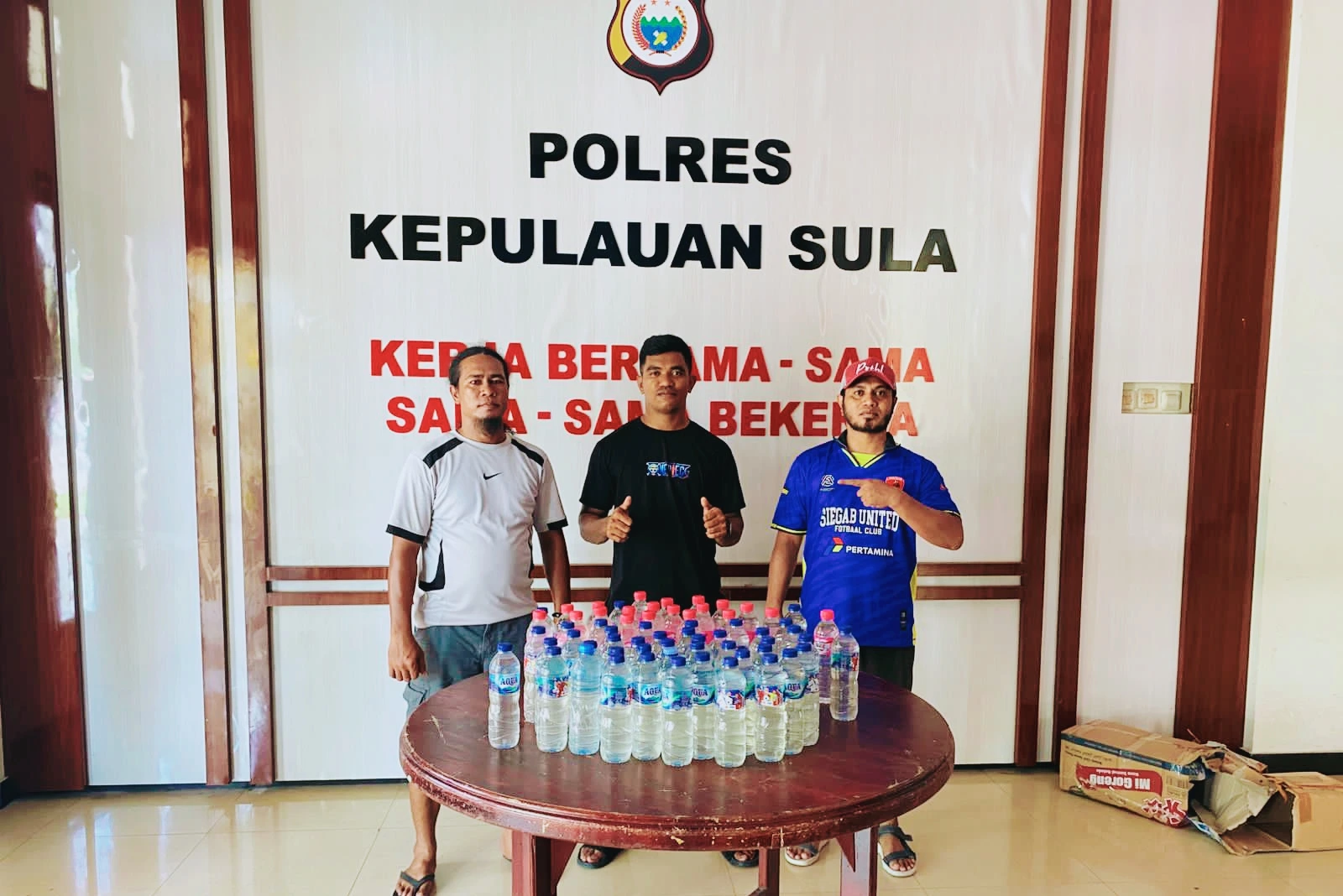 satresnarkoba polres kepulauan sula sita 64 botol miras ilegal di km permata obi