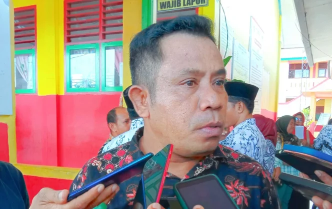 
Foto: Kabid GTK Dinas Pendidikan Kepulauan Sula, Rizal Kailul. (doc: bacaritamalut.com)