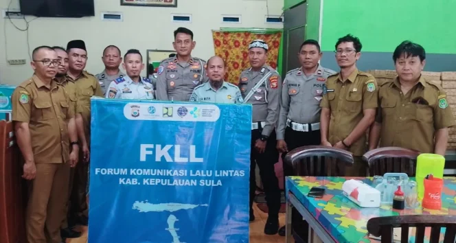 
Satlantas Polres Sula Bahas Traffic Light Mati hingga Jalan Rusak
