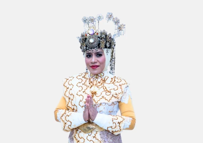 
Foto: Bupati Kepulauan Sula, Fifian Adeningsi Mus. (doc: Istimewa)