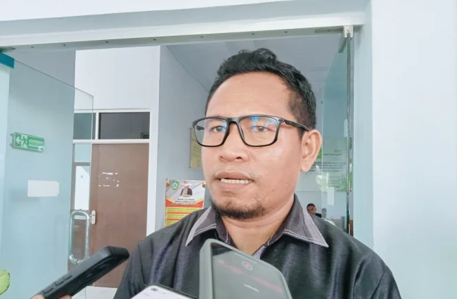 
Foto: Ketua Komisi III DPRD Kepulauan Sula, Ramli Tidore. (doc: bacaritamalut.com)