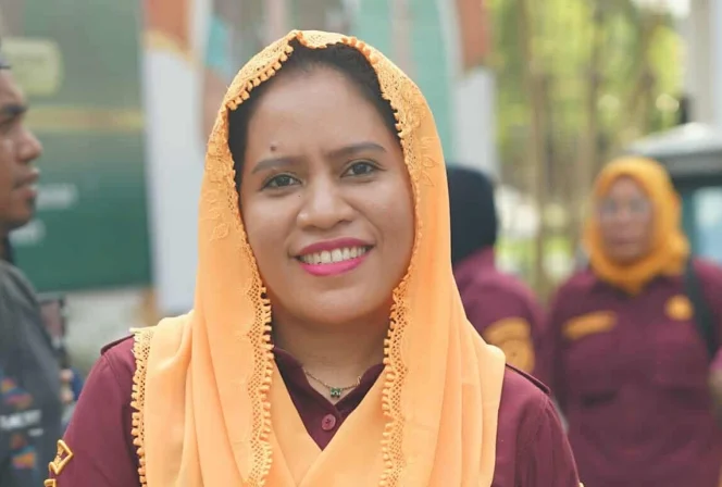 
Foto: Bupati Kepulauan Sula, Fifian Adeningsi Mus. (doc: Istimewa)