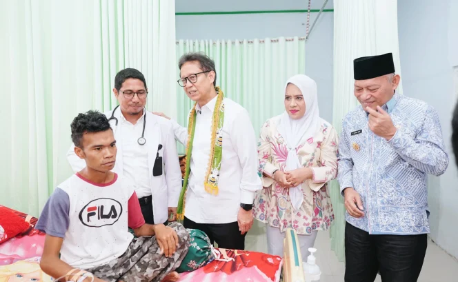 
Menkes Tawarkan Beasiswa untuk Putra-putri Daerah