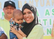 Bersama Lawan Stunting, Wagub Malut dan Bupati Sula Salurkan Bantuan