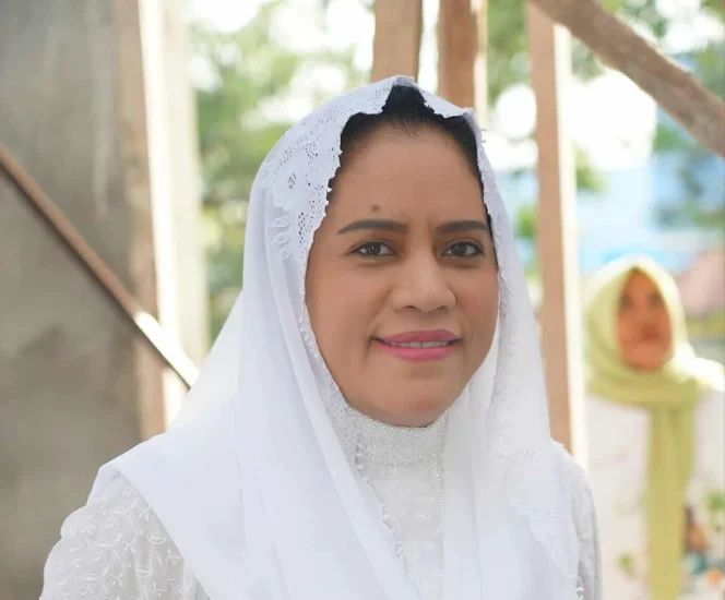 
Foto: Bupati Kepulauan Sula, Fifian Adeningsi Mus. (doc: Istimewa)