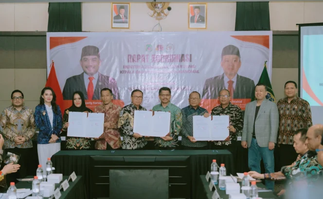 
Bupati Kepulauan Sula, Fifian Adeningsi Mus, menghadiri Rakor Kementerian ATR/BPN bersama kepala daerah se-Provinsi Maluku  di Bella Hotel, Ternate, Sabtu (23/8/2025).