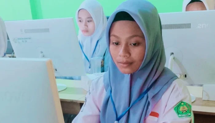Mengenal Dekat Sitti Naimah, Anak Piatu yang Mewakili Maluku Utara ke Olimpiade Nasional