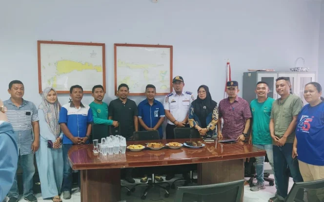 
Tarif Baru Retribusi Pelabuhan, Penumpang Kapal di Kepulauan Sula Wajib Bayar Rp5.000