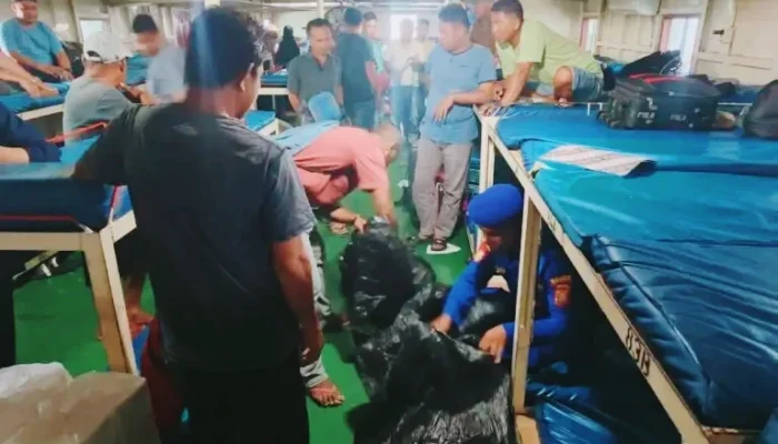 Tim gabungan Polres Kepulauan Sula, Maluku Utara, kembali menggagalkan penyelundupan 168 botol minuman keras (miras) ilegal jenis Cap Tikus.