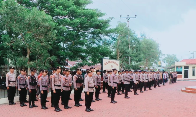 
Foto: Polres Kepulauan Sula menggelar apel panggilan luar biasa. (doc: istimewa)