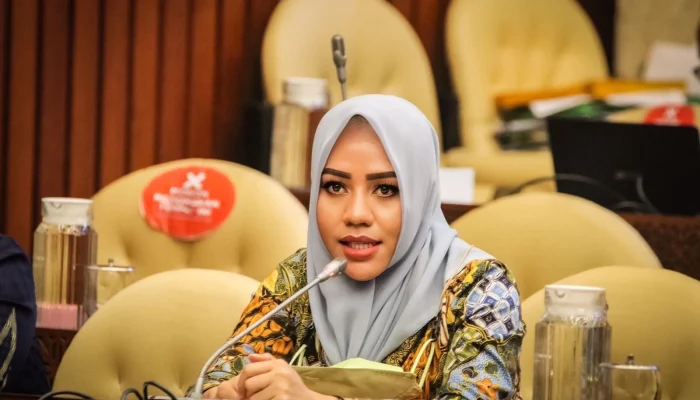 Alien Mus Bagikan Ribuan Paket Sembako