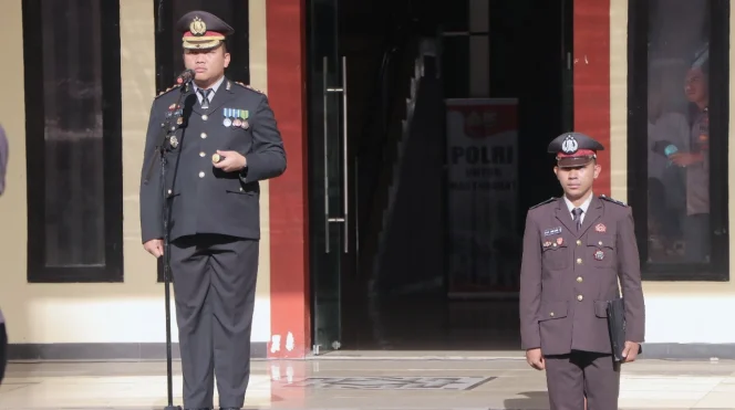 
Foto: Kapolres Kepulauan Sula, AKBP Kodrat Muh Hartanto. (doc: istimewa)