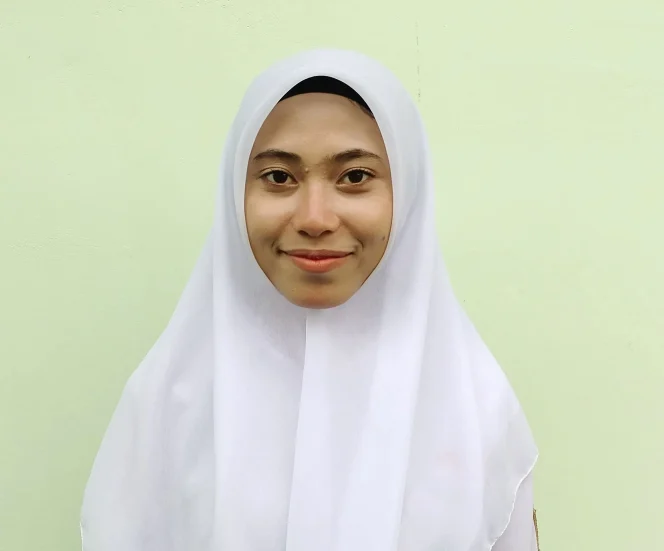 
Foto: Nur Ain Hamka, siswi MAN Pulau Taliabu. (doc: istimewa)