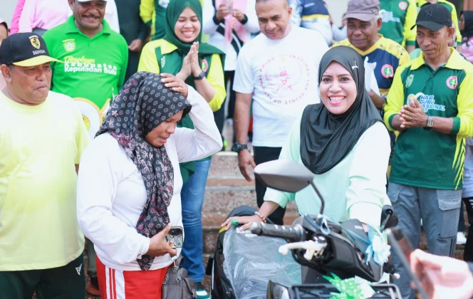 
Nomor Cantik 8008 dan Air Mata Seorang Guru Honorer