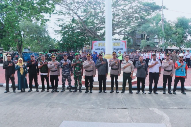 
Foto: Polres Kepulauan Sula, melaksanakan apel gelar Pasukan Operasi Lilin Kie Raha Tahun 2025. (doc: istimewa)