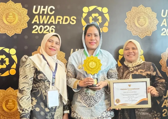 
Pemda Sula Kembali Raih UHC Award Nasional