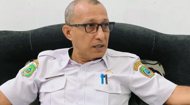 Foto: Kepala Dinas Kependudukan dan Pencatatan Sipil Kepulauan Sula, Namri Alwi. (doc: bacaritamalut.com)