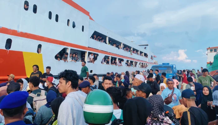 Arus Balik Membludak, Penumpang Padati KM Al Sudais