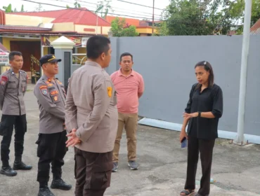 Foto: Kapolres Kepulauan Sula, AKBP Kodrat Muh Hartanto, didampingi Kasat Intelkam, IPTU Hajrun Ismail dan Kasat Binmas IPTU Mulyadi Husaleka, saat melaksanakan kegiatan Safari Kamtibmas. (doc: istimewa)