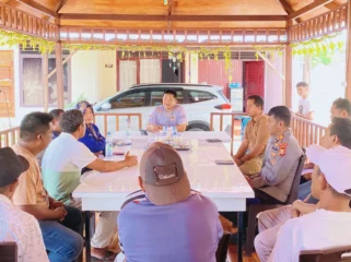 Foto: Sejumlah nelayan mendatangi polres Kepulauan Sula. (doc: bacaritamalut.com)