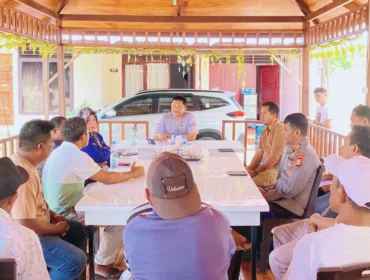 Foto: Sejumlah nelayan mendatangi polres Kepulauan Sula. (doc: bacaritamalut.com)