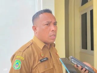 Foto: Plt Kepala Kesbangpol Kepulauan Sula, Sutomo Teapon. (doc: bacaritamalut.com)