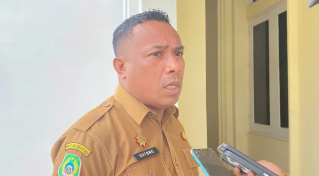 Foto: Plt Kepala Kesbangpol Kepulauan Sula, Sutomo Teapon. (doc: bacaritamalut.com)