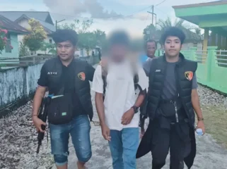 Foto: Tim Gabungan Polres Kepulauan Sula, saat menjemput terduga pelaku penikaman. (doc: istimewa)