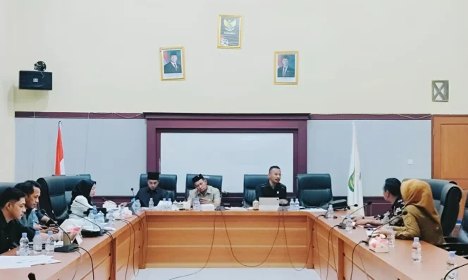 
Pansus DPRD Sula Diduga Tak Paham Prosedur, OPD Tolak Serahkan DPA Tanpa Surat Resmi