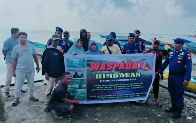 
Foto: Sat Polairud Polres Kepulauan Sula turun langsung memberi peringatan kepada masyarakat. (doc: istimewa)