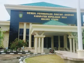 Foto: Kantor DPRD Kepulauan Sula. (doc: istimewa)