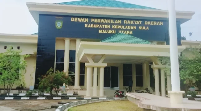 Foto: Kantor DPRD Kepulauan Sula. (doc: istimewa)