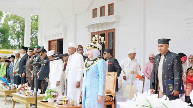 
Foto: Bupati Kepulauan Sula, Fifian Adeningsi Mus pada upacara Hardiknas 2026. (doc: istimewa)
