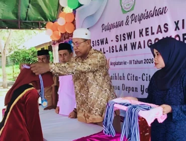Foto: Prosesi Wisuda, pelepasan dan perpisahan siswa kelas XII MA AL-Islah Waigoiyofa. (doc: bacaritamalut.com)