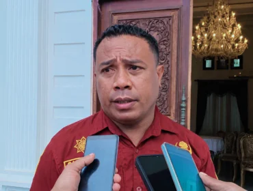 Foto: Kepala Badan Kesbangpol Kepulauan Sula, Sutomo Teapon. (doc: bacaritamalut.com)