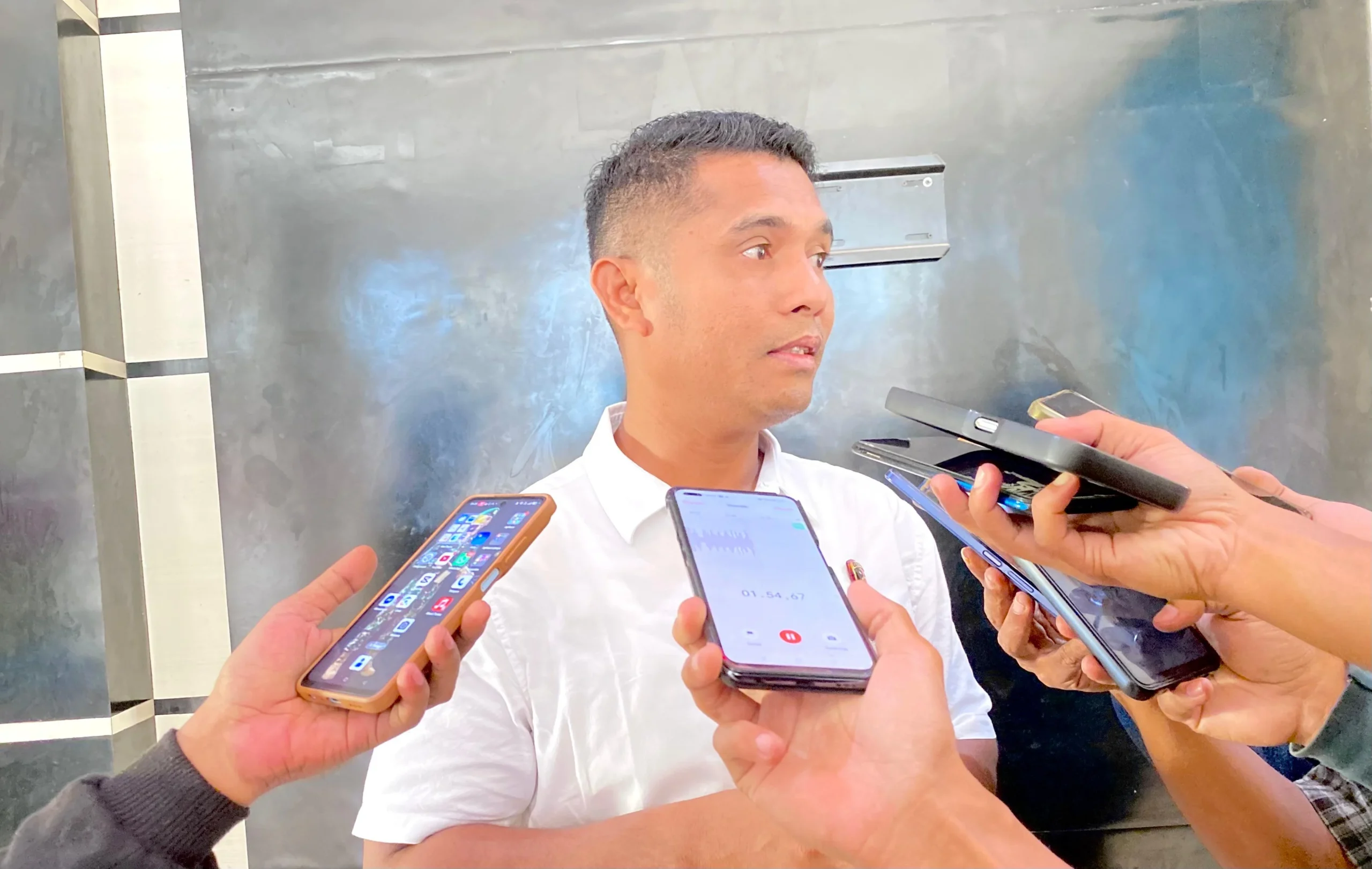 Mantan Bendahara Desa di Kepulauan Sula Diburu Polisi