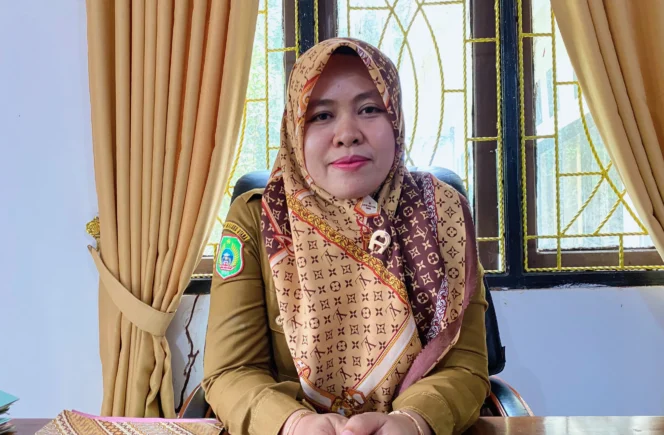 
Foto: Plt. Kepala Dinas Pendidikan Kepulauan Sula, Marini Nur Ali. (doc: Man)