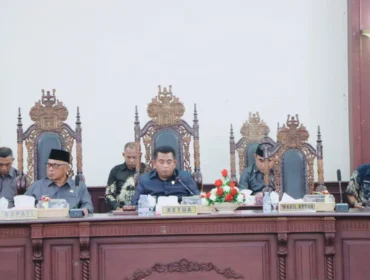 Foto: DPRD Kepulauan Sula saat melaksanakan Paripurna penyampaian Ranperda APBD 2025. (doc: istimewa)