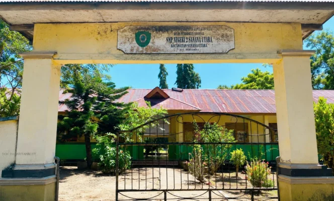 
Foto: Bangunan SMP Negeri 2 Sanana Utara. (doc: bacaritamalut.com)